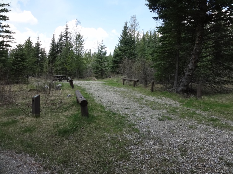 Swan Lake Campground - AlbertaWow Campgrounds and Hikes